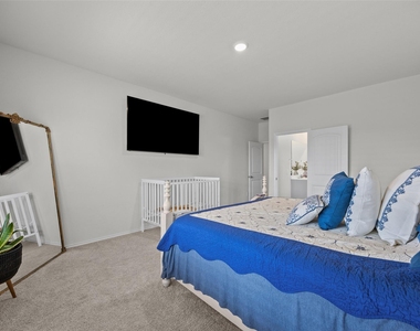 310 N Richland Dr - Photo Thumbnail 12