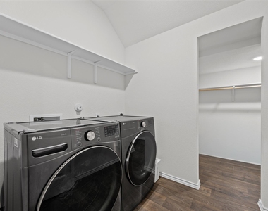 310 N Richland Dr - Photo Thumbnail 21