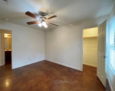 207 Andy Ln - Photo Thumbnail 16