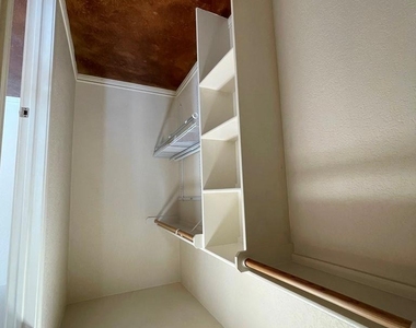 207 Andy Ln - Photo Thumbnail 18