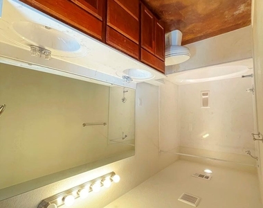 207 Andy Ln - Photo Thumbnail 19