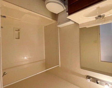 207 Andy Ln - Photo Thumbnail 17