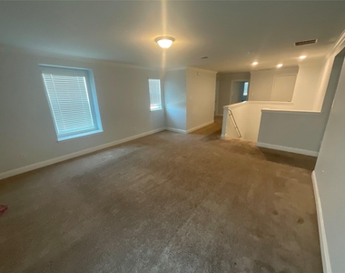 13821 Abraham Lincoln St - Photo Thumbnail 11