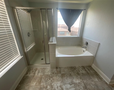 13821 Abraham Lincoln St - Photo Thumbnail 17