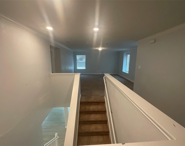 13821 Abraham Lincoln St - Photo Thumbnail 10