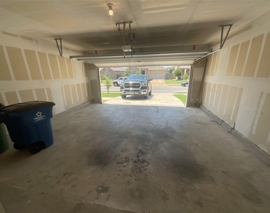 13821 Abraham Lincoln St - Photo Thumbnail 27