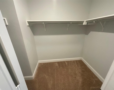 13821 Abraham Lincoln St - Photo Thumbnail 14
