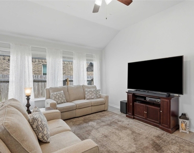 968 Blue Oak Blvd - Photo Thumbnail 15