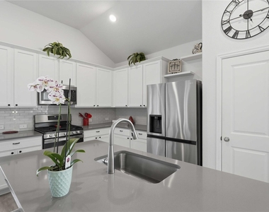 968 Blue Oak Blvd - Photo Thumbnail 12