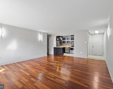 1325 18th Street Nw - Photo Thumbnail 3