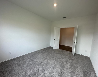 100 River Rise Rd - Photo Thumbnail 12