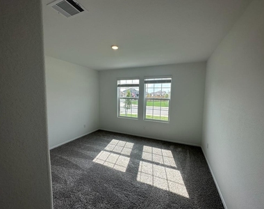 100 River Rise Rd - Photo Thumbnail 5