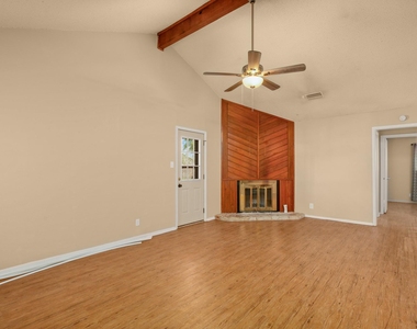 3505 Rocky Hollow Trl - Photo Thumbnail 2