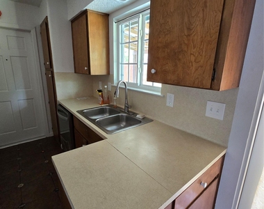 1106 Fauntleroy Trail - A Trl - Photo Thumbnail 13