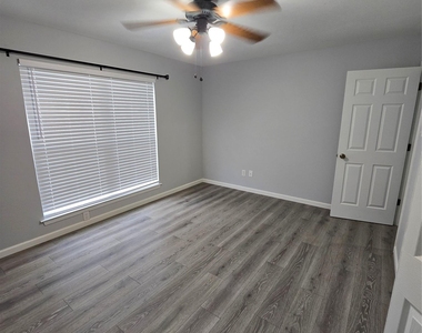 1106 Fauntleroy Trail - A Trl - Photo Thumbnail 2