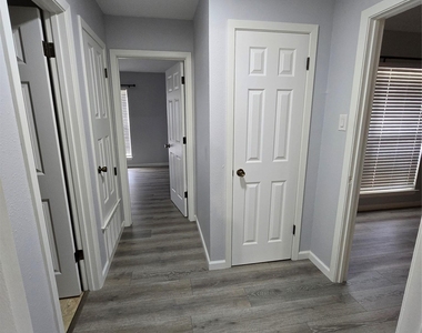 1106 Fauntleroy Trail - A Trl - Photo Thumbnail 11