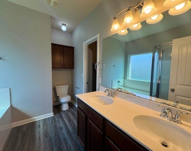 120 Kingfisher Ln - Photo Thumbnail 20