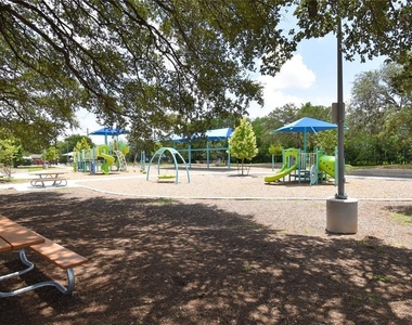 6021 Bluebell Cir - Photo Thumbnail 24