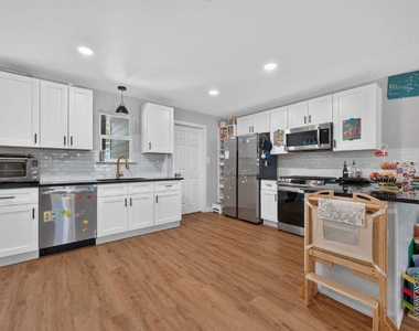 6021 Bluebell Cir - Photo Thumbnail 8