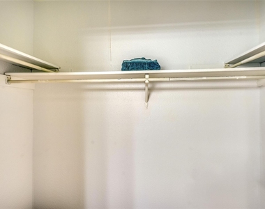 1411 Gracy Farms Ln - Photo Thumbnail 22