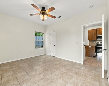 709 Franklin Blvd - Photo Thumbnail 17
