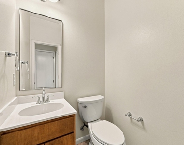 709 Franklin Blvd - Photo Thumbnail 15