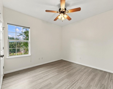 709 Franklin Blvd - Photo Thumbnail 22