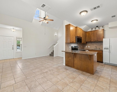 709 Franklin Blvd - Photo Thumbnail 12