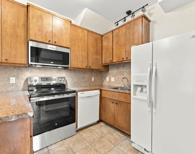 709 Franklin Blvd - Photo Thumbnail 13