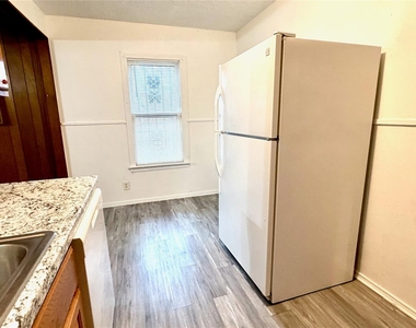 2109 E 12th St - Photo Thumbnail 8