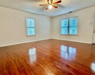 2109 E 12th St - Photo Thumbnail 3