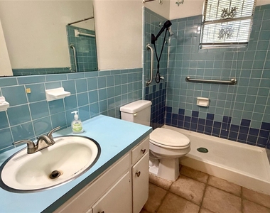 2109 E 12th St - Photo Thumbnail 15