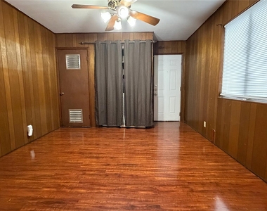 2109 E 12th St - Photo Thumbnail 11