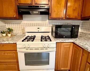 2109 E 12th St - Photo Thumbnail 7
