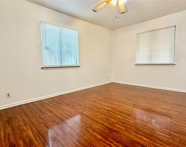 2109 E 12th St - Photo Thumbnail 14