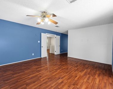 1704 Matagorda Dr - Photo Thumbnail 20