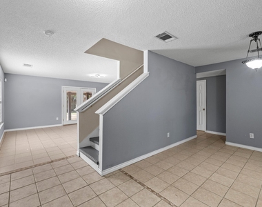 1704 Matagorda Dr - Photo Thumbnail 2
