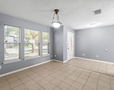 1704 Matagorda Dr - Photo Thumbnail 3