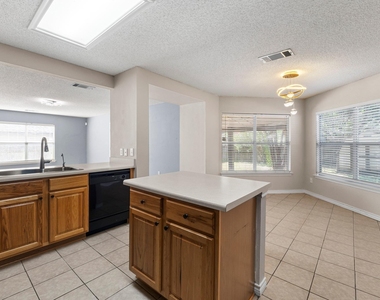 1704 Matagorda Dr - Photo Thumbnail 12