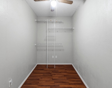 1704 Matagorda Dr - Photo Thumbnail 23