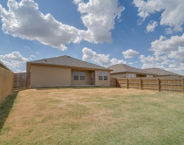 521 Anconia Ct - Photo Thumbnail 18