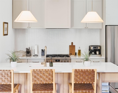 4427 Gillis St - Photo Thumbnail 14