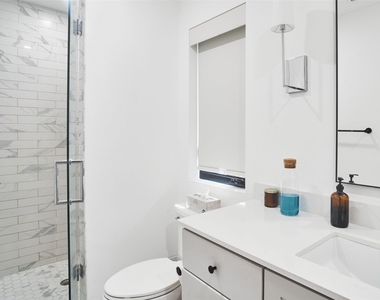 4427 Gillis St - Photo Thumbnail 22