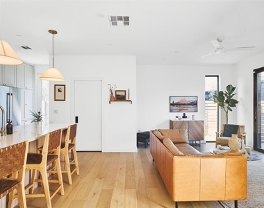 4427 Gillis St - Photo Thumbnail 6