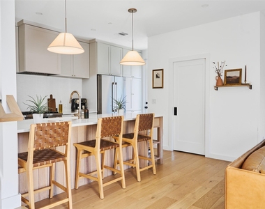 4427 Gillis St - Photo Thumbnail 9