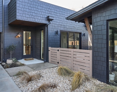 4427 Gillis St - Photo Thumbnail 1