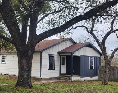 928 E Cameron Ave - Photo Thumbnail 3