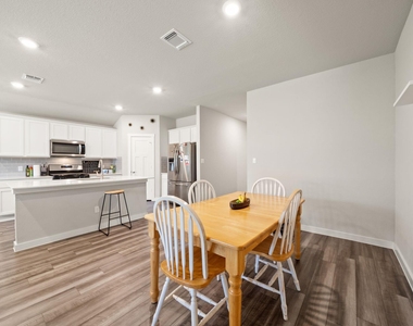 1117 Tipton St - Photo Thumbnail 12