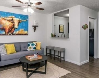 1200 Mariposa Dr - Photo Thumbnail 2