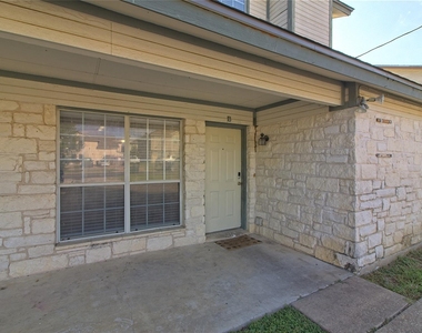 2211 Creekside Ln - Photo Thumbnail 1